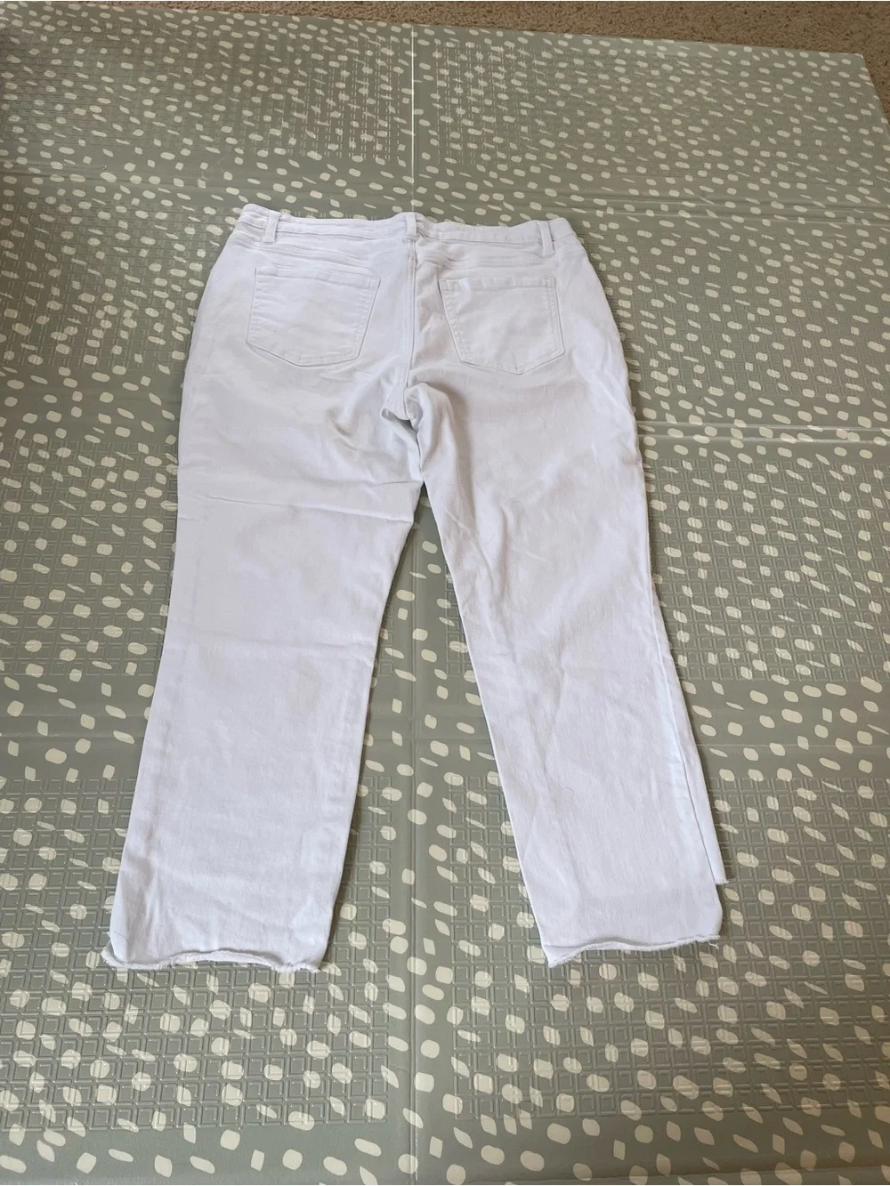 Time and Tru White High-Rise Jeans High Low Step Hem Distressed Details, Size 18